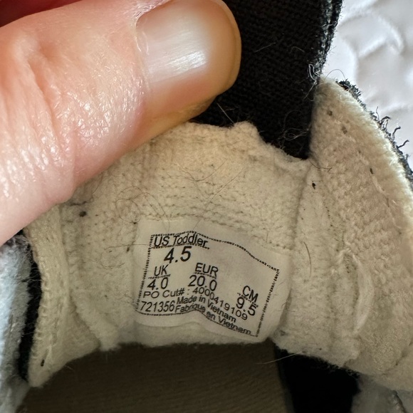 Vans Dallas Clayton Unicorn Sk8-Hi Zip Sneaker - Picture 12 of 16